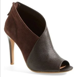 HALOGEN RILEY WOMENS BROWN LEATHER PEEP TOE BOOTIE